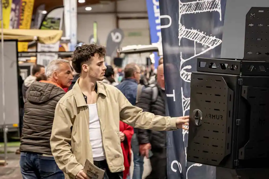 VANLIFE EXPO RENNES 2026 – BECHU PHOTOGRAPHIE – HALL 5 ARMUR CARAPACE STORE_1