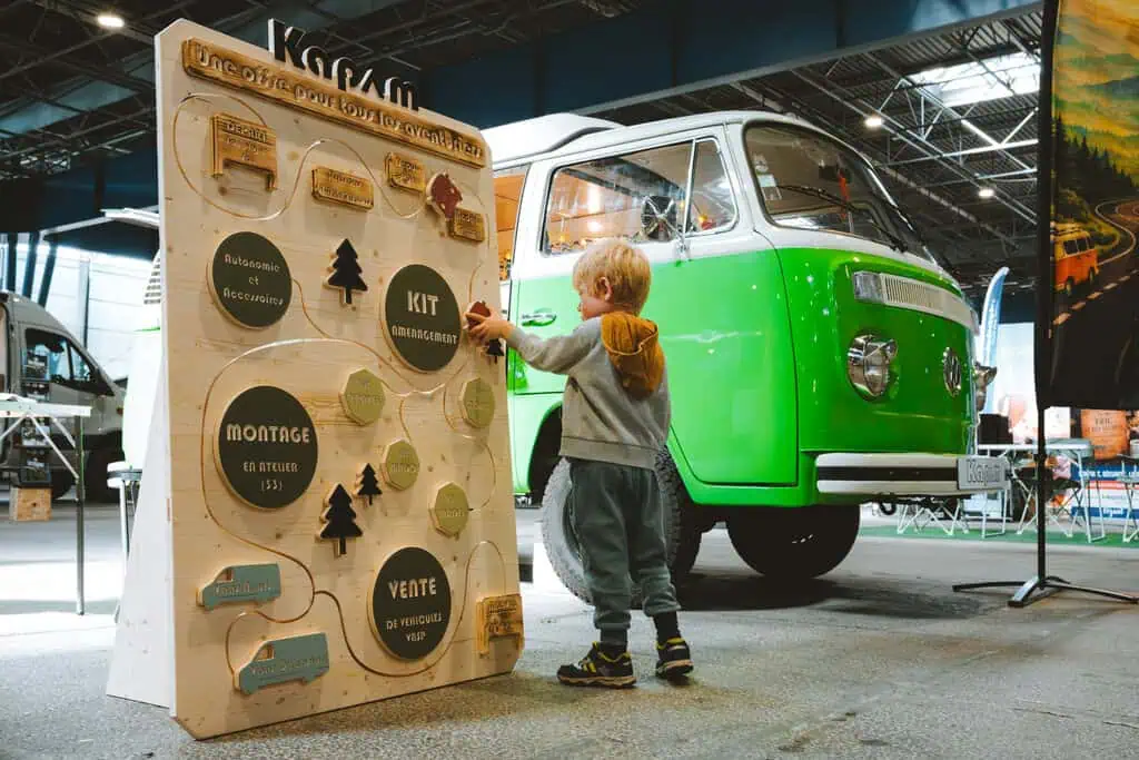 15 Vanlife Expo Grenoble 2026 – Gabriel Gaste – Enfant stand Kapam