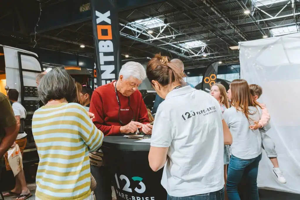 17 Vanlife Expo Grenoble 2026 – Gabriel Gaste – 123 pare brise