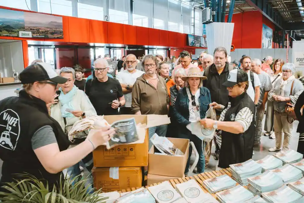 8 Vanlife Expo Grenoble 2026 – Gabriel Gaste – Arrivée public