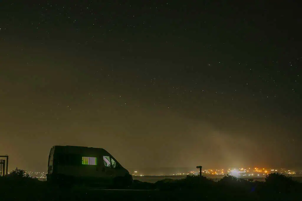 Le guide complet sur le stationnement, le camping sauvage et la réglementation